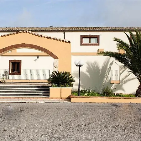 Domus Aurea Hotel 4*